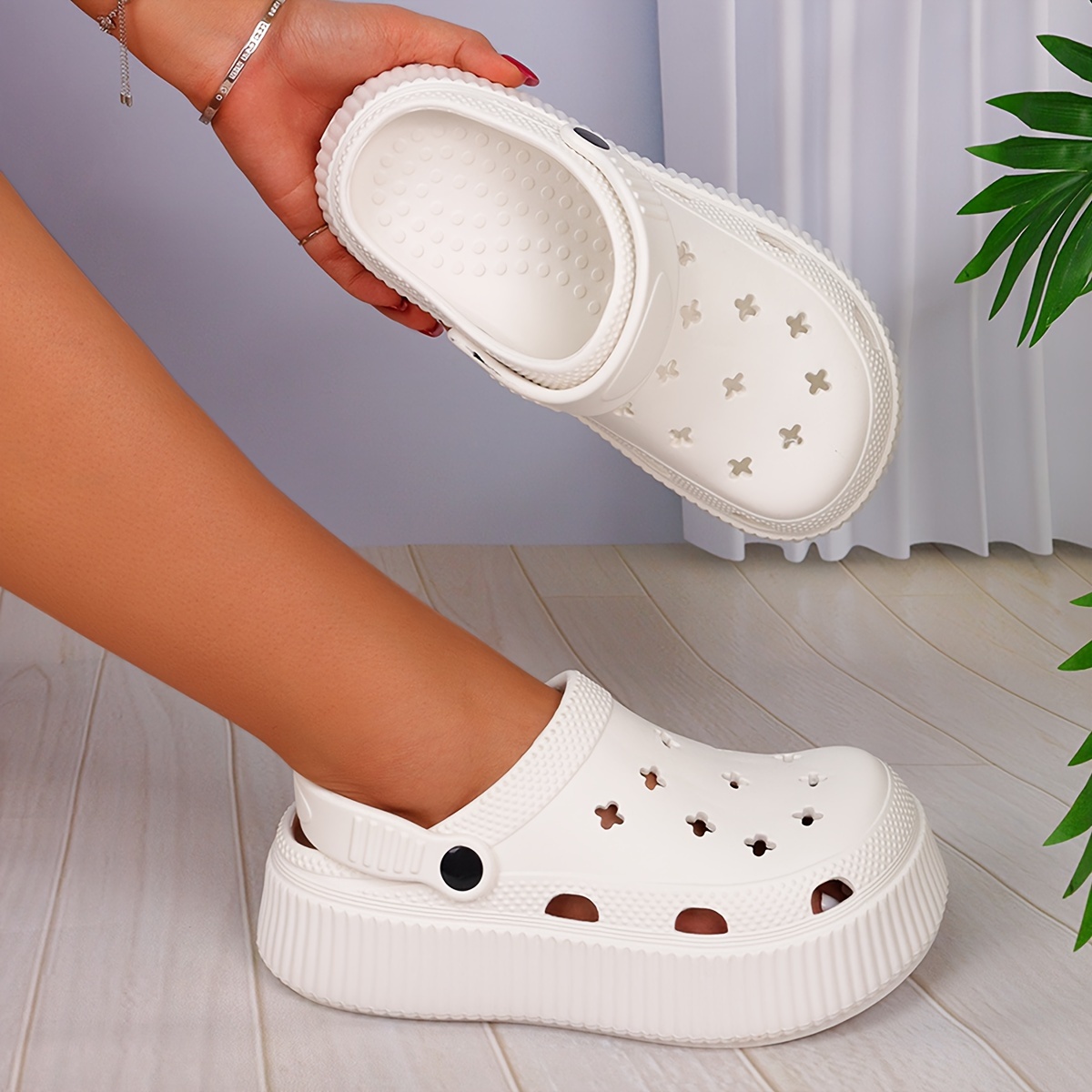 womens solid color pillow clogs slip on soft sole casual summer closed toe slides platform non slip beach slides details 9