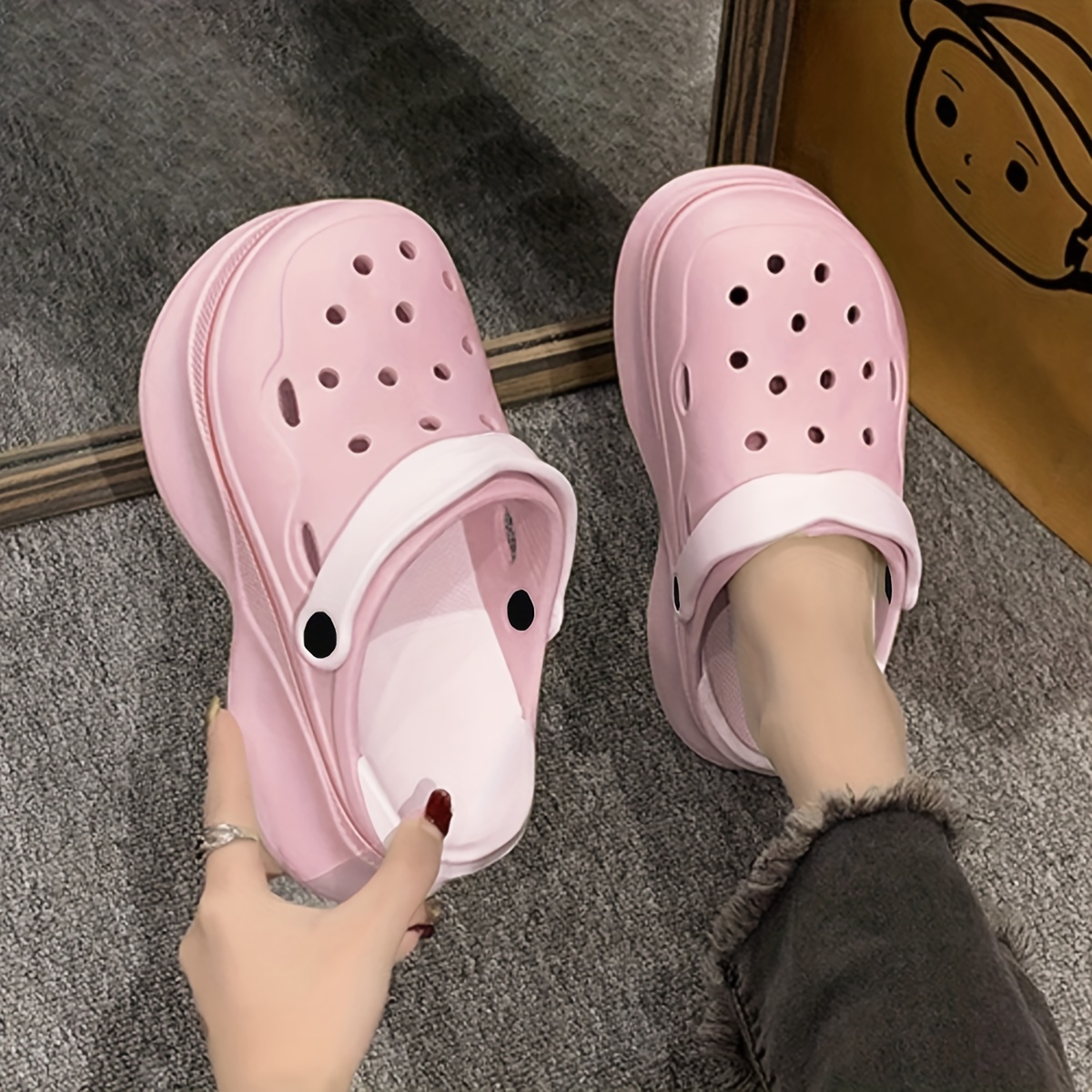 womens solid color pillow clogs slip on soft sole platform casual summer slides versatile non slip garden shoes details 4